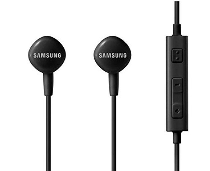 Auriculares Samsung negros con un módulo de control.