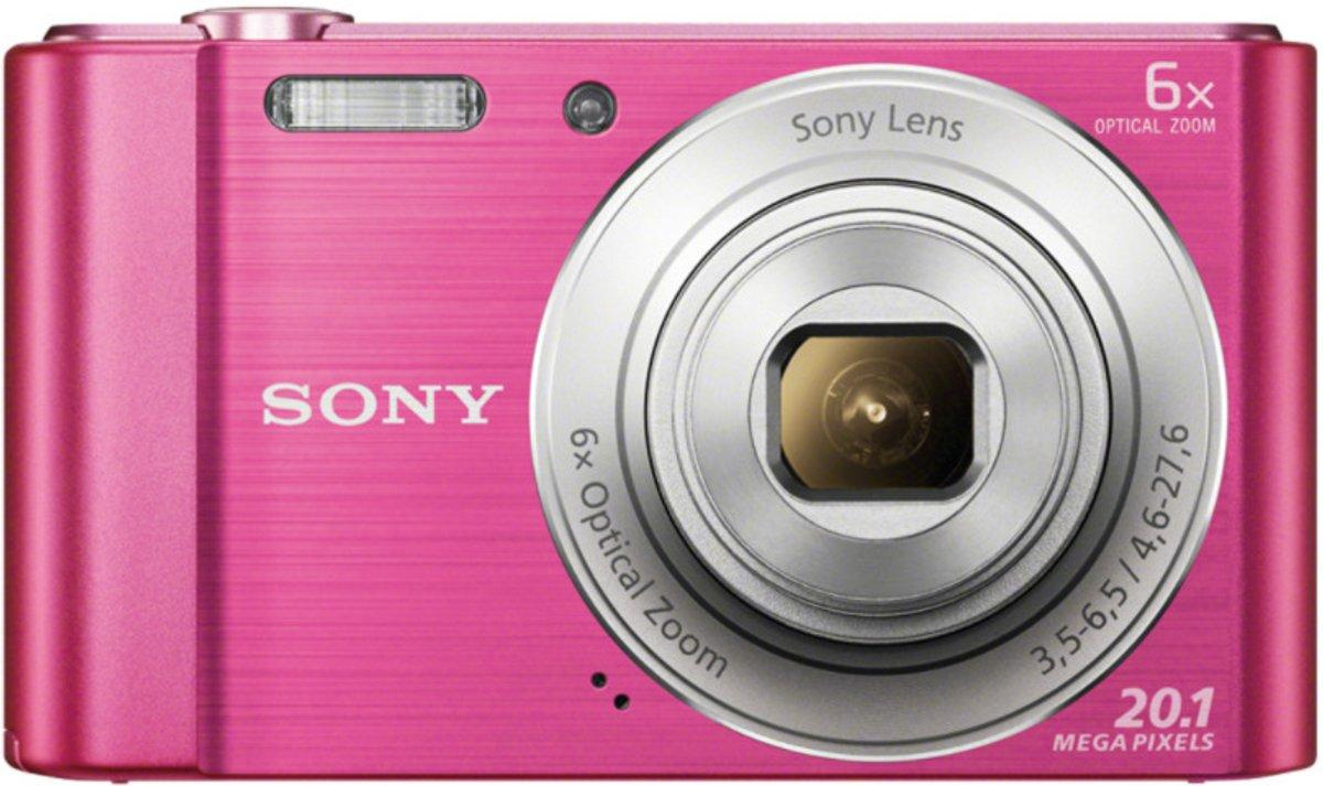 Cámara digital Sony rosa. Es una cámara compacta con lente plateada y botones. El modelo es Sony.