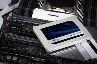 Disco duro SSD de 250 GB - Crucial MX500, 2.5", Velocidad lectura 560 MBs, Velocidad escritura 510 MBs