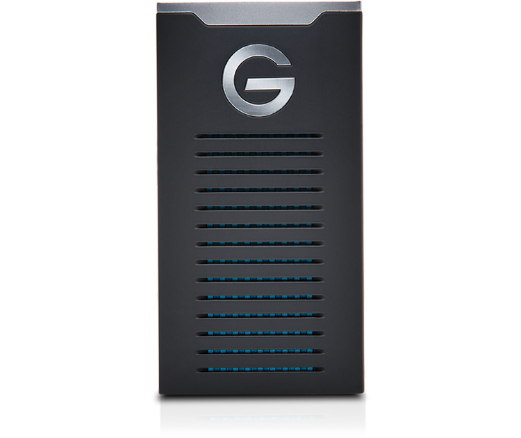 Un disco duro externo G-Technology negro con el logo 'G' plateado.