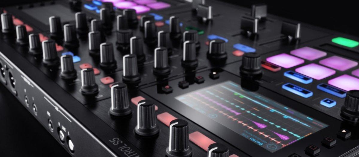 Controladora DJ - Native Instruments Traktor Kontrol S5, 4 Canales