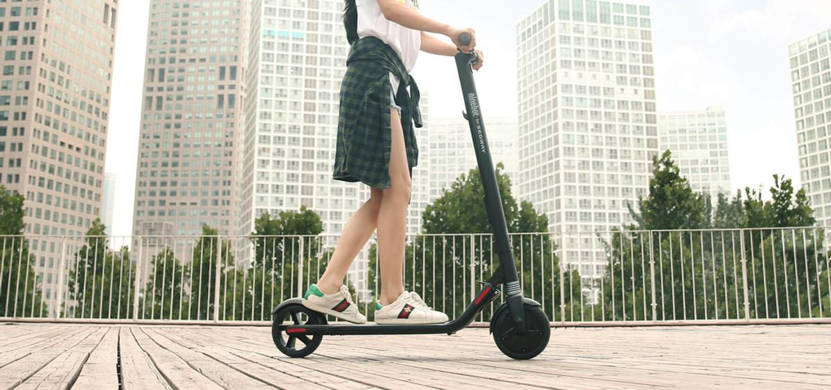 Patinete eléctrico - Ninebot by Segway ES1, 20 Km/h, 250W, Autonomía 25 km, Plegable, 11.3 kg