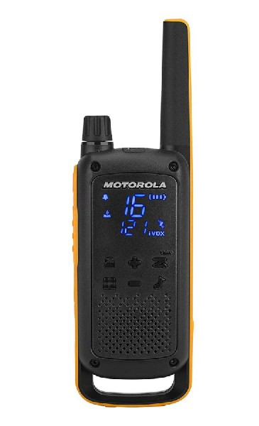 Walkie-talkie Motorola negro y amarillo con una pantalla que muestra números e iconos.