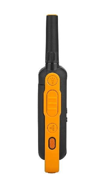 Walkie-talkie negro y naranja con botones y antena.