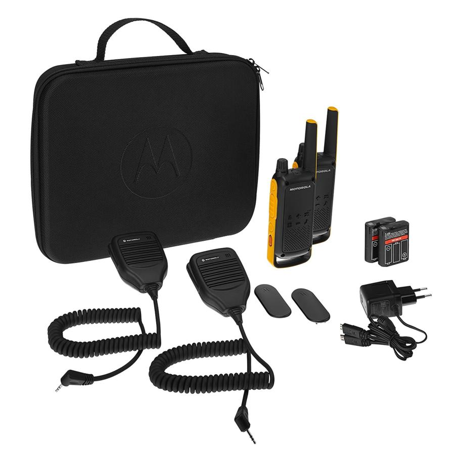 Juego de comunicación por radio con dos walkie-talkies, micrófonos y una funda negra.