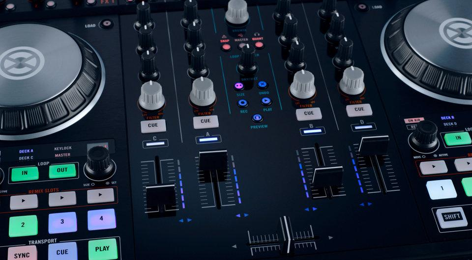 Controladora DJ - Native Instruments KONTROL S4 MKII, 4 canales, software Traktor Pro 2, compatible