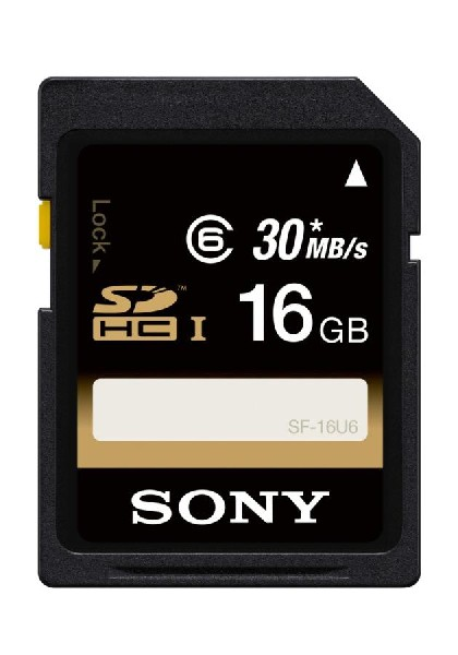 Tarjeta SD negra de Sony. Tiene colores oro y negro con información de almacenamiento de datos y un bloqueo.
