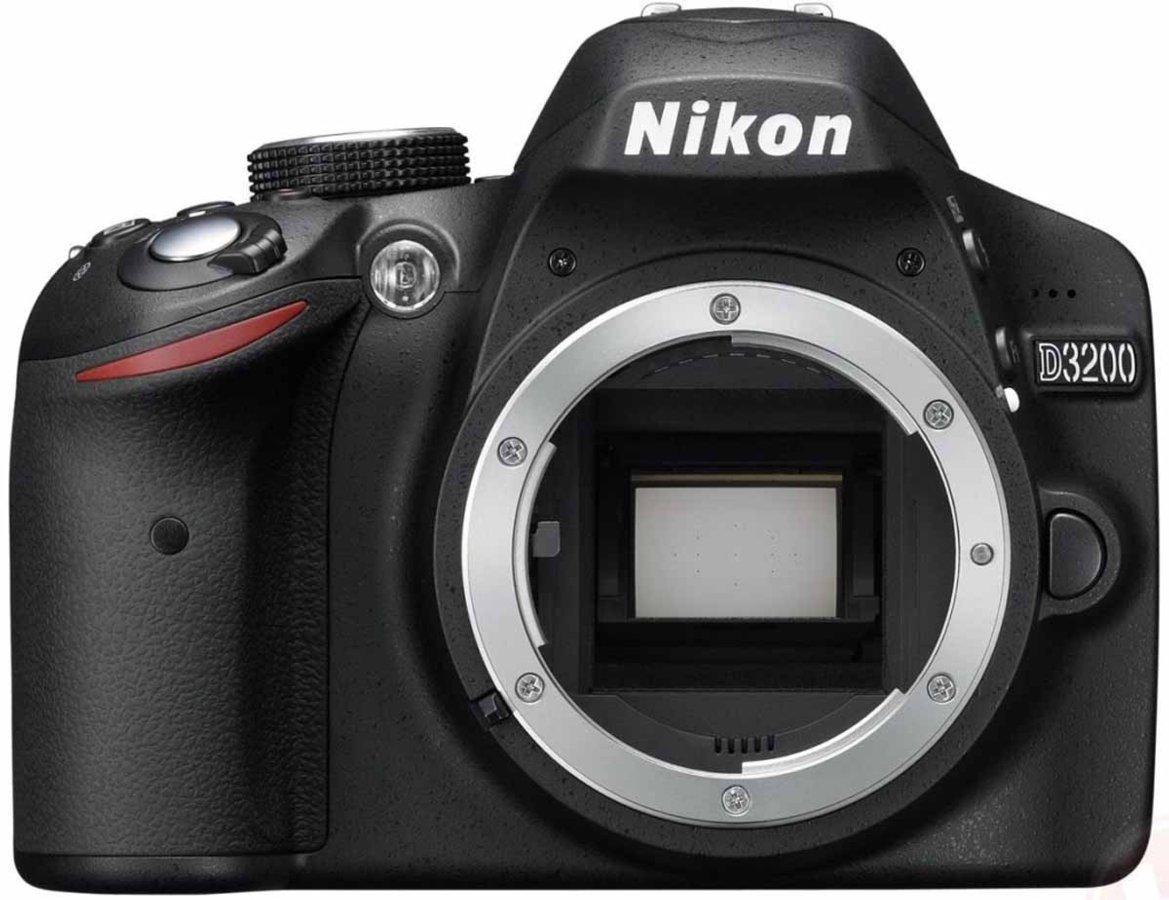 Cámara Réflex - Nikon D3200 + objetivo 18-55 mm y accesorios