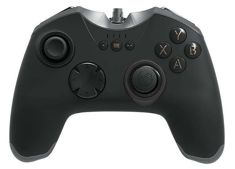 Un mando de juegos negro con botones dorados, un joystick y un panel direccional. Tiene tres luces indicadoras.
