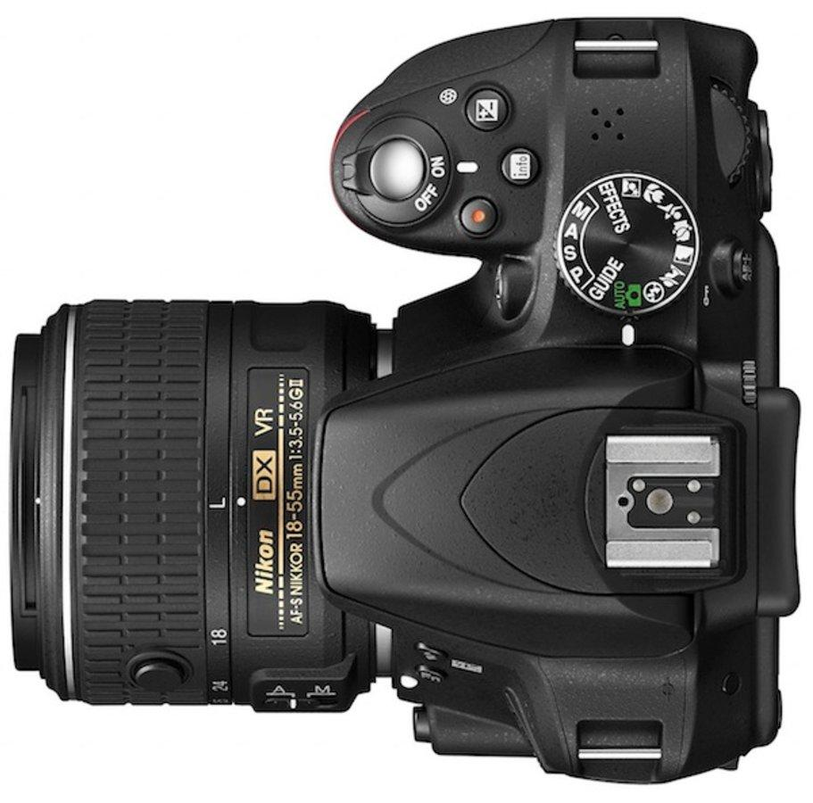 Cámara Réflex - Nikon D3300 + 18-55 VR II con estuche y trípode