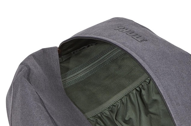 Mochila para portátil MacBook de 15 pulgadas  -  Thule Vea, Nylon, Negro