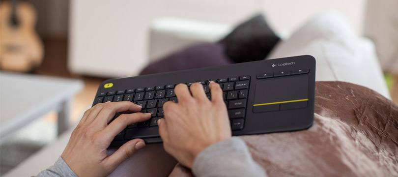 Teclado inalámbrico - Logitech K400 Plus, RF, QWERTY, Holandés
