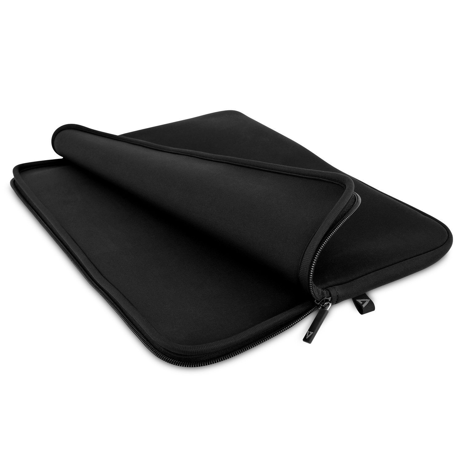 Funda negra para portátil con cremallera abierta. El interior es oscuro y la cremallera es visible.
