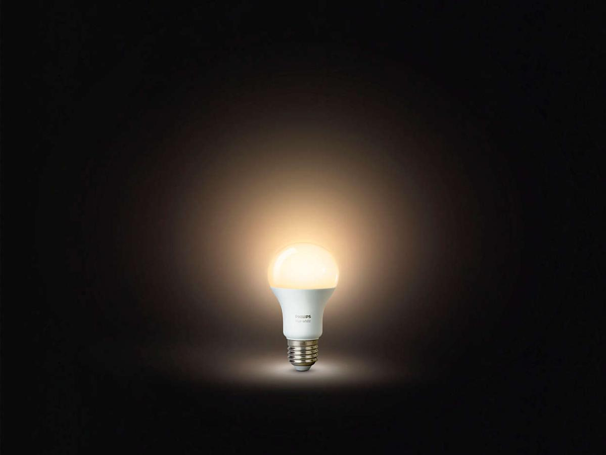Kit de inicio - Philips Hue White que incluye 3 bombillas inteligentes LED casquillo E27, domótica