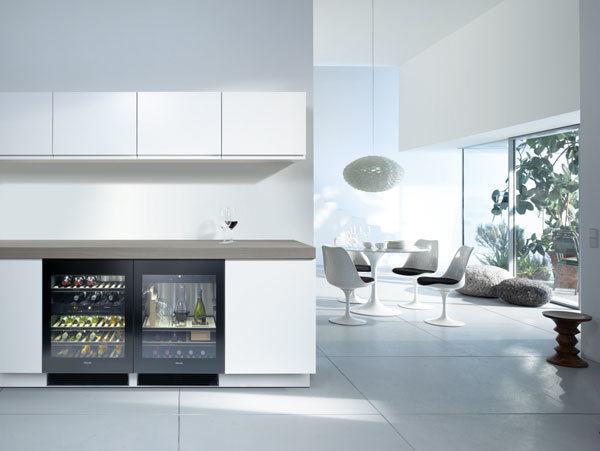 MIELE KWT 6322 UG Tezgah Altı Şarap Dolabı