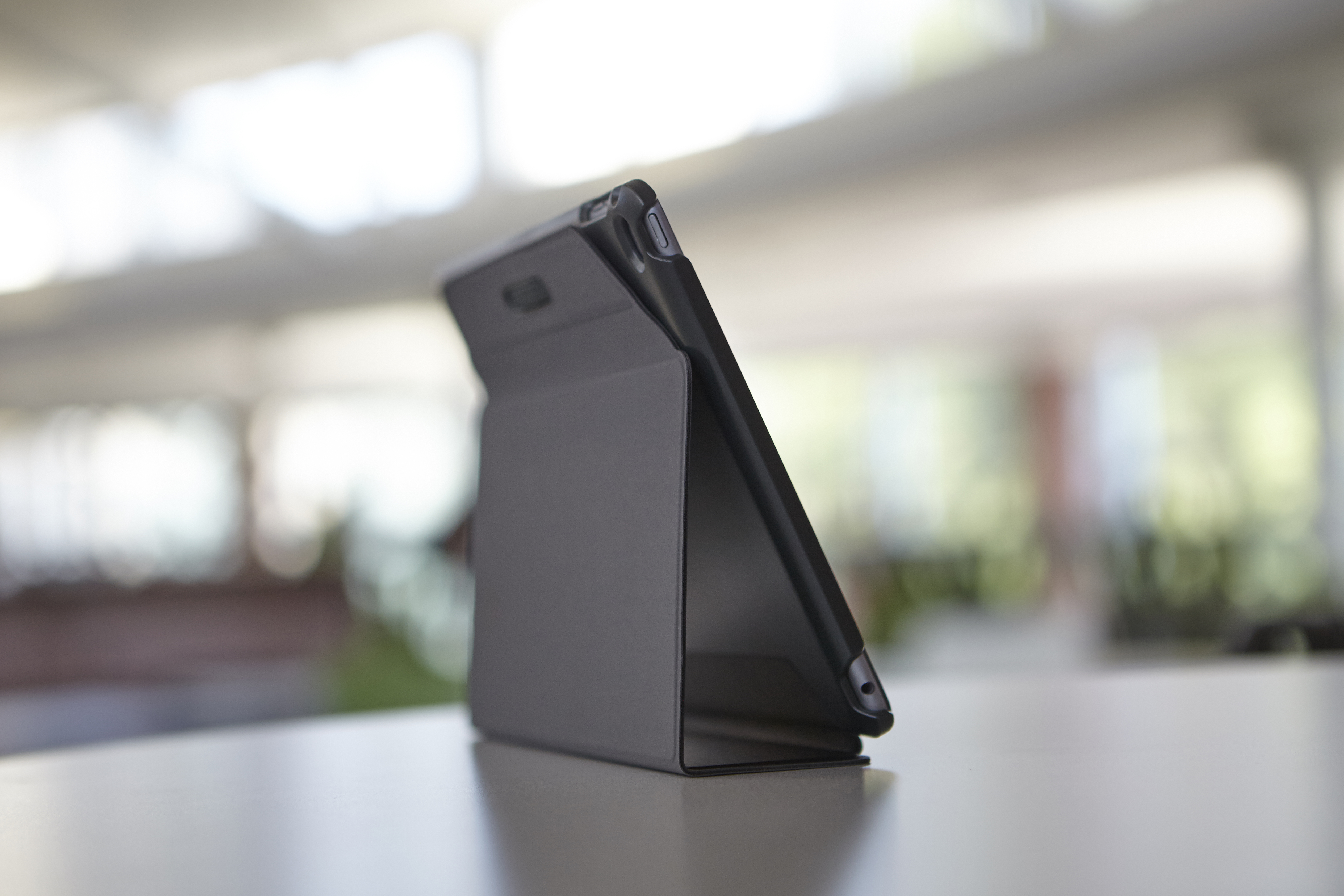 Case Logic SnapView 2.0 9.7" Folio Negro