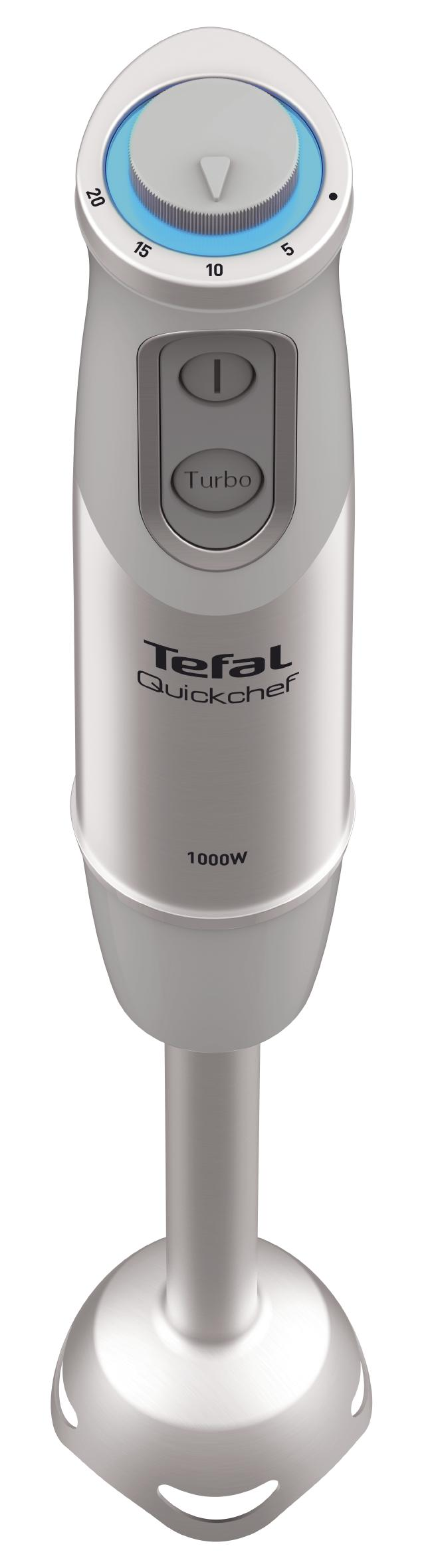 Zilveren Tefal Quickchef staafmixer met turboknop, witte achtergrond.