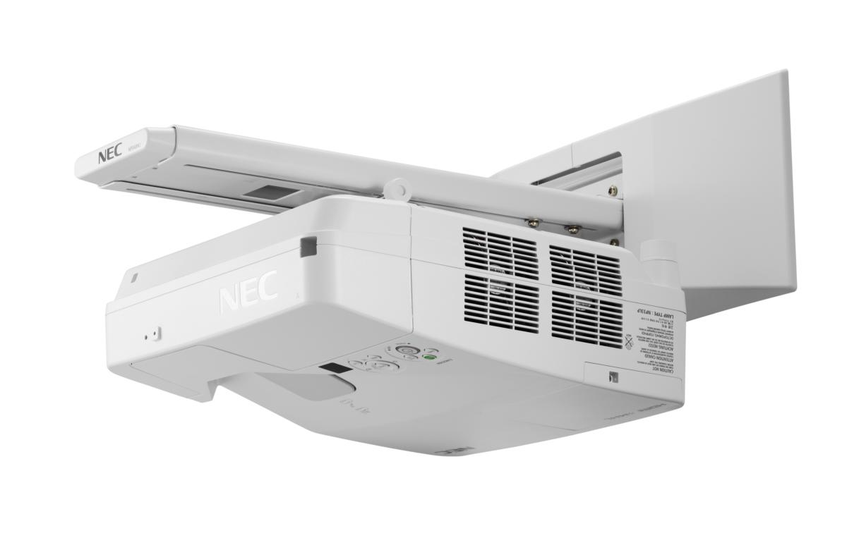 Proyector NEC blanco montado en un soporte de pared. Vista inferior del dispositivo.