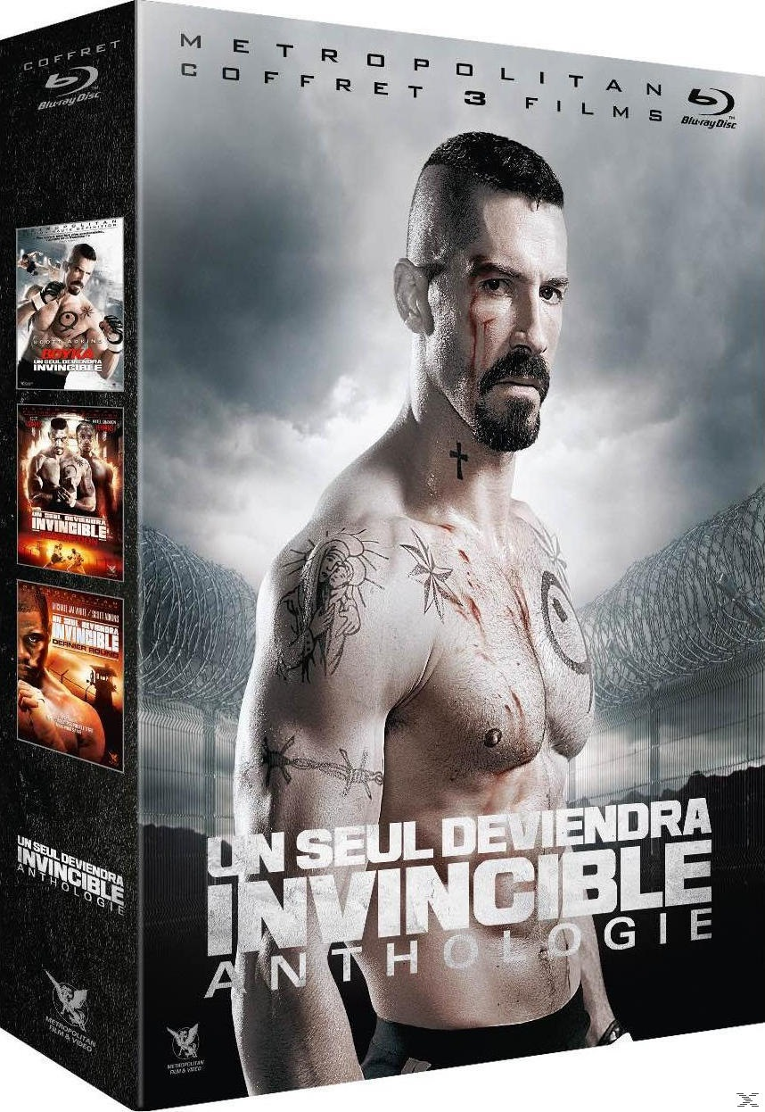 Coffret de film avec un homme torse nu tatoué. Texte : 'Un Seul Deviendra Invincible Anthologie.' Inclut des disques Blu-ray.