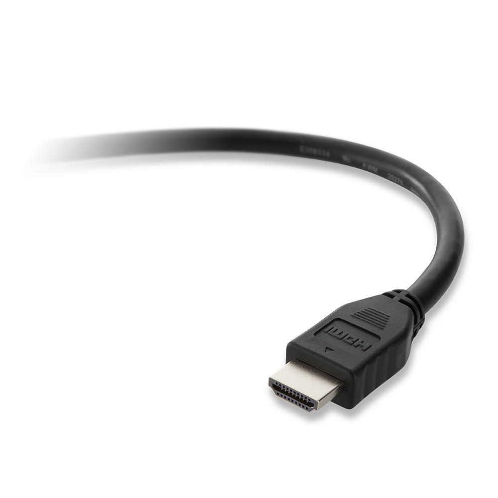 Beyaz arka plan üzerinde konektörlü siyah HDMI kablosu. Kablo kıvrımlı ve açılıdır.