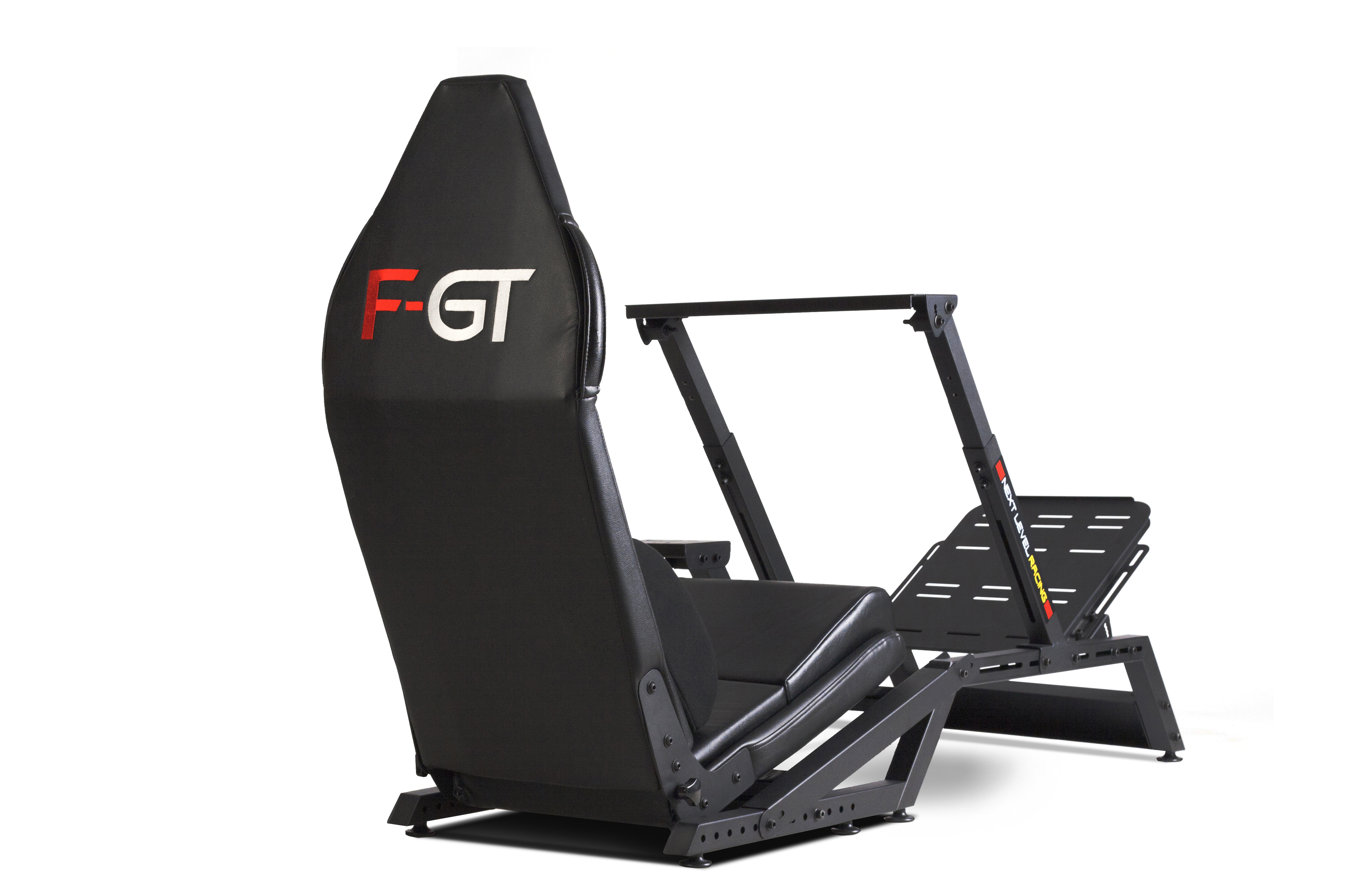 Schwarzer Rennspiel-Sitz mit F-GT-Logo und verstellbarem Rahmen.
