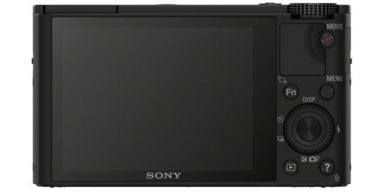 Parte trasera de cámara negra con pantalla, botones y logo de Sony. Con botones de película y función.