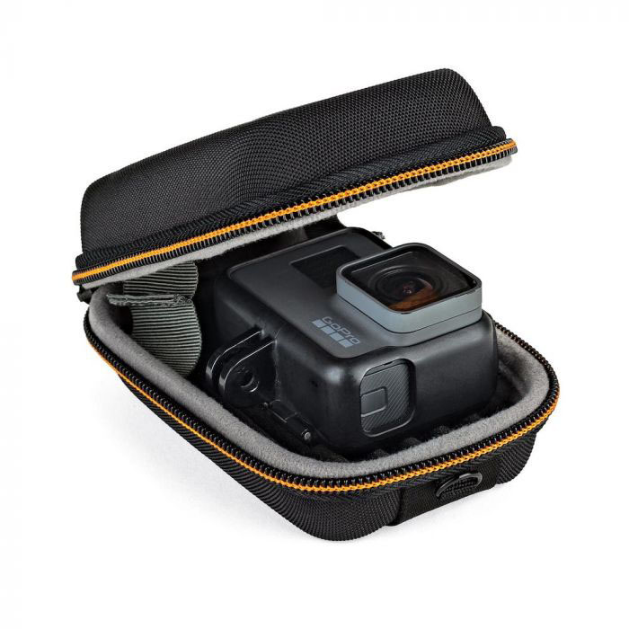 GoPro-Kamera in einem schwarzen Koffer. Der Koffer ist geöffnet und zeigt die Kamera.