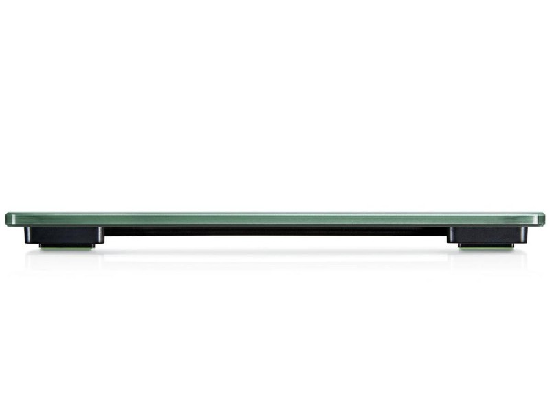 Una báscula rectangular negra y verde. La báscula está sobre un fondo blanco.