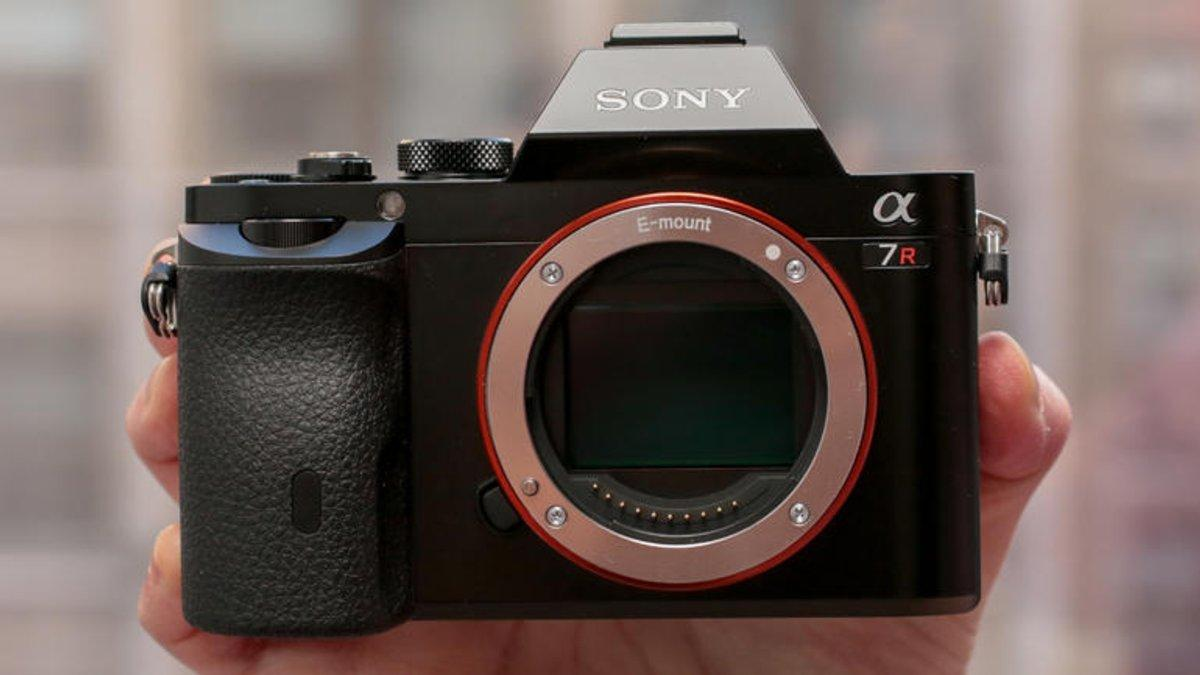 Cámara EVIL - Sony Alpha ILCE 7R, Cuerpo, Sensor de 36.4 Mp