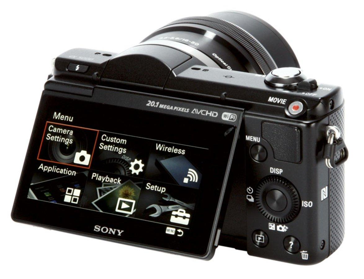 Cámara Evil - Sony ILCE 5000LB, 20.1 Mpx, WiFi, NFC, Vídeos Full HD, objetivo 16-50 mm, Negro