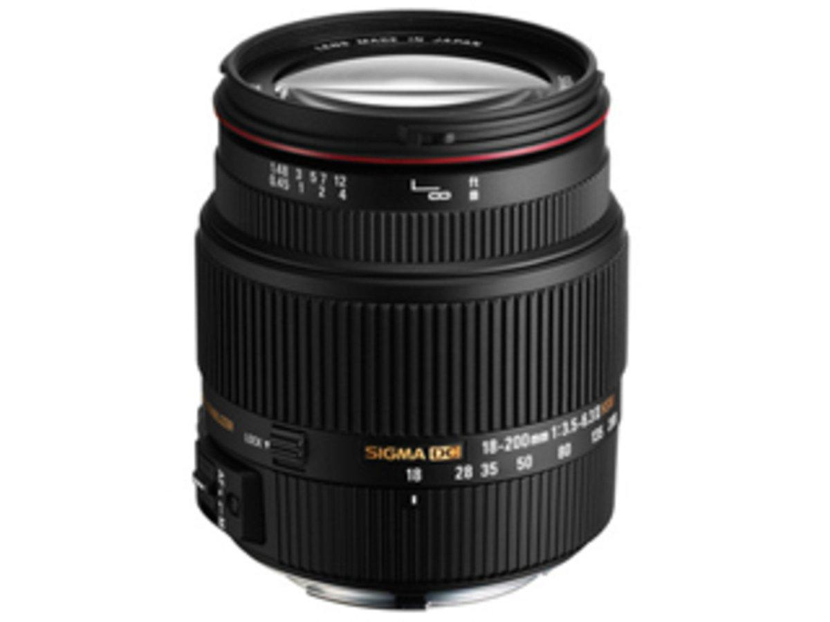 Lente Sigma negra con diversas configuraciones, aislada en blanco.