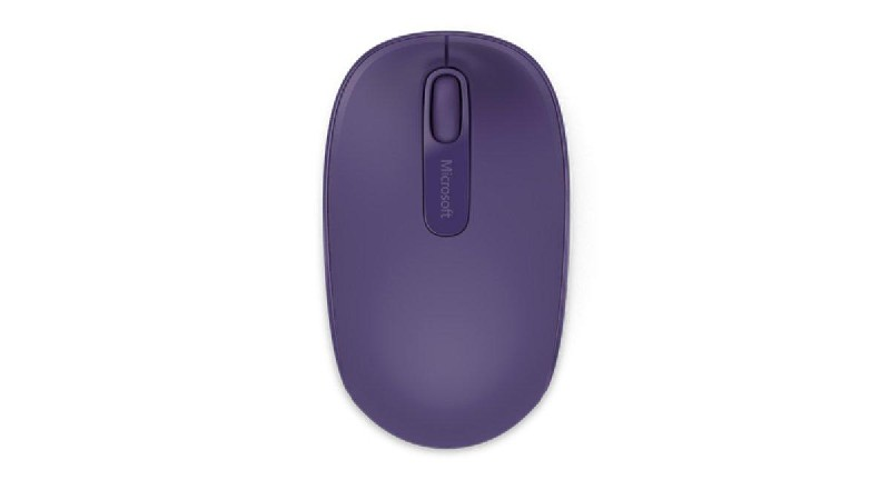 Ratón inalámbrico púrpura de Microsoft sobre fondo blanco.