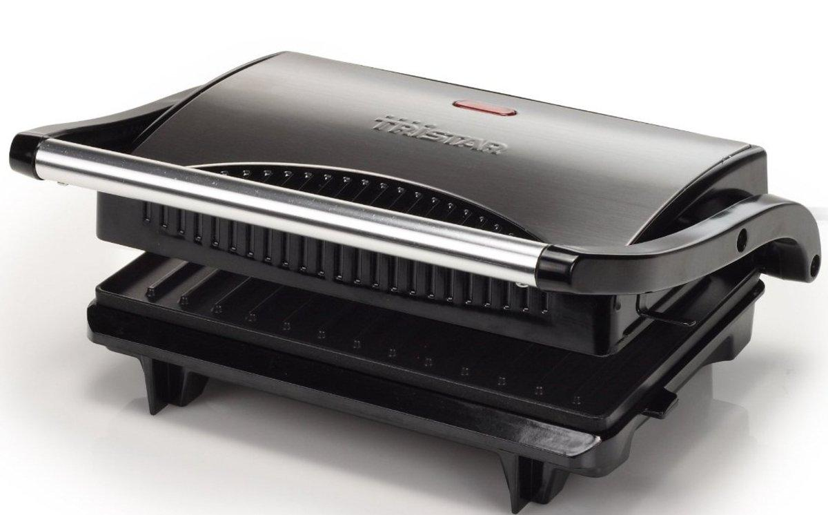 Grill - Tristar GR-2846 Potencia 700W, Superficie antiadherente, Superficie 22,5cm x 14cm.