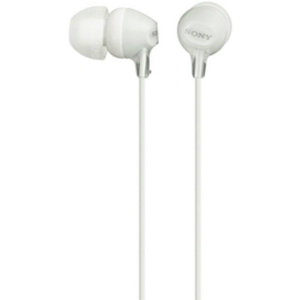 Par de auriculares Sony blancos. Uno está enfocado, mostrando la marca.