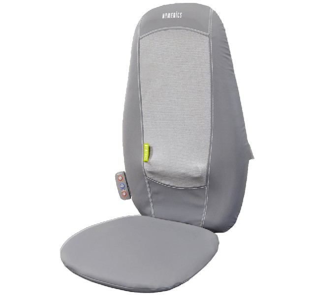 Funda gris para silla de masaje Homedics con mando, sobre superficie blanca.