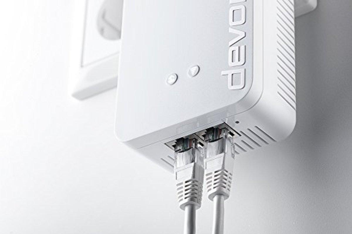 Kit de 2 adaptadores PLC - Devolo dLAN 1200+ WiFi AC, hasta 1200 Mbps, enchufe integrado, color