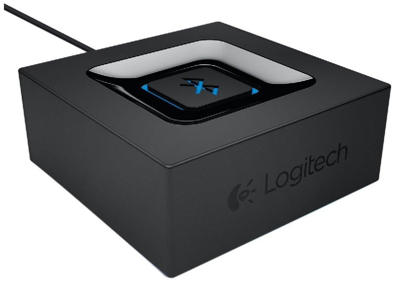 Receptor Bluetooth Logitech negro con un botón Bluetooth azul.