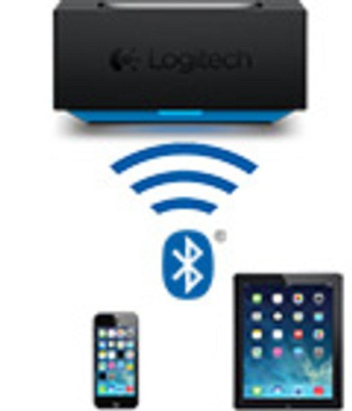 Un receptor Bluetooth Logitech negro, un smartphone y una tableta, con un icono de Bluetooth.