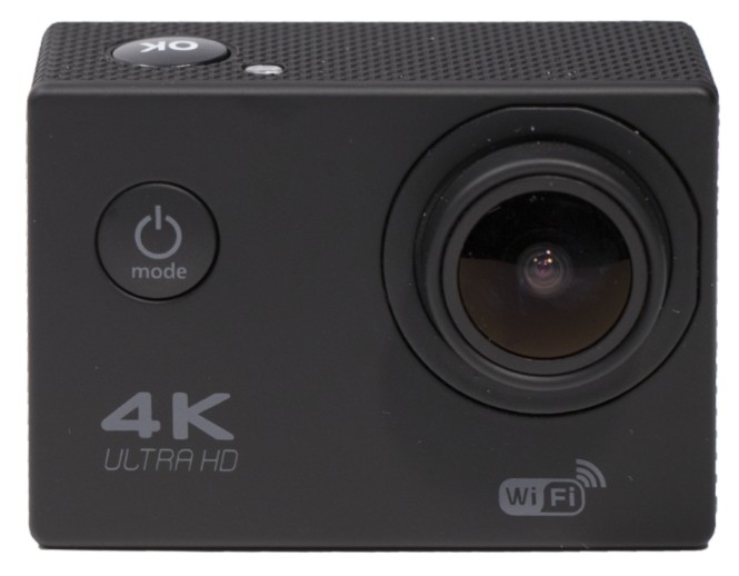 Cámara de acción negra con lente, botón de encendido y botón de modo. El texto '4K ULTRA HD' y 'Wi-Fi' son visibles.