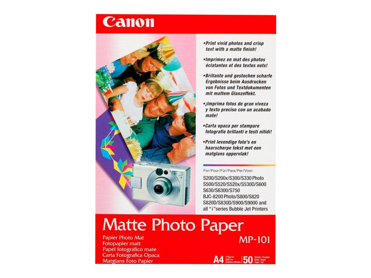 Una hoja de papel fotográfico mate en un paquete rojo y blanco. Texto e imágenes en el paquete.