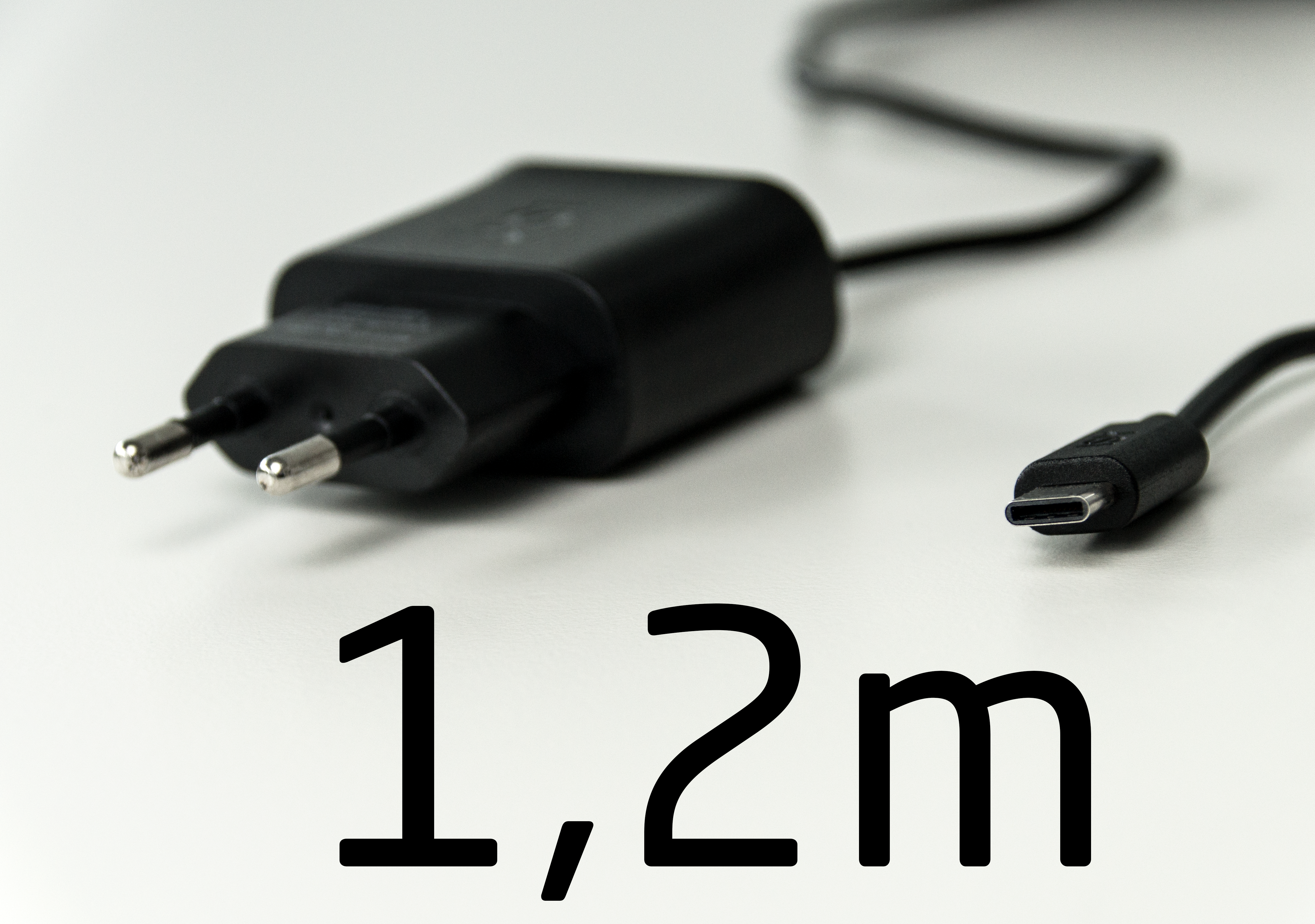 ISY IWC-7000 USB Typ C Universal, 5 / Schwarz Ladegerät Volt 3 Watt, A 15
