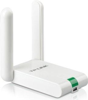 Adaptador Wi-Fi TP-Link blanco con dos antenas. Franja verde en la parte delantera.