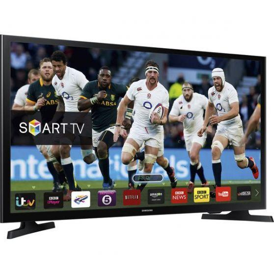 Smart TV mostrando un partido de rugby. La pantalla muestra jugadores y detalles del juego.