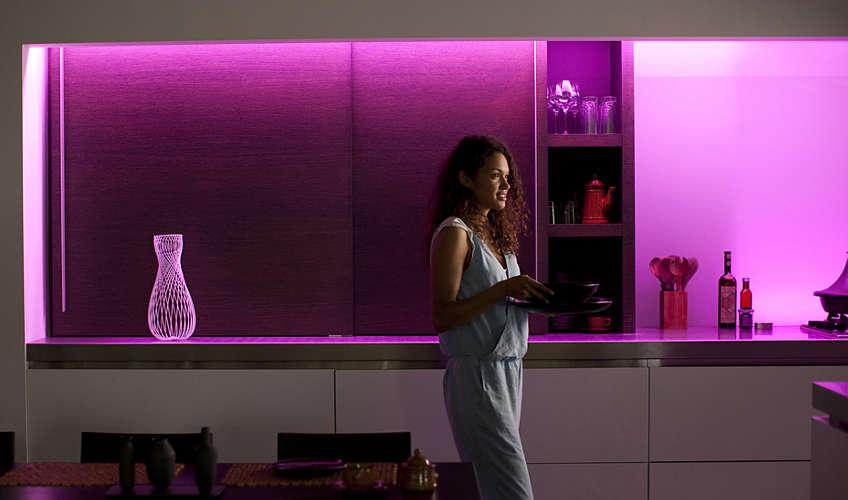 Tira LED inteligente - Philips Hue, 1 metro, Luz blanca y de color, Domótica