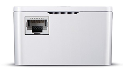 Dispositivo blanco y rectangular con puerto RJ45.