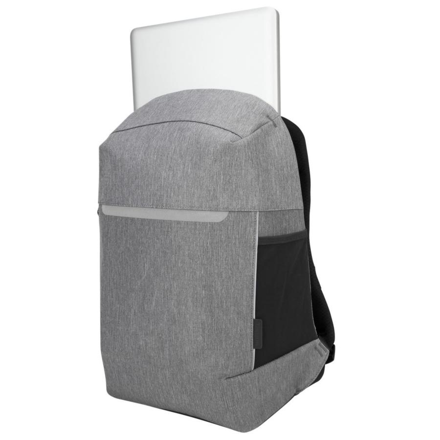 Mochila gris con un portátil dentro. Tiene un bolsillo lateral negro y una franja reflectante.