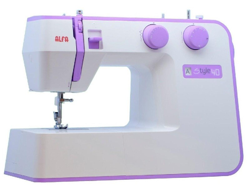 Máquina de coser blanca con detalles morados, la marca es Alfa.