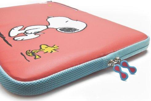 Funda para Macbook de 13,3" - iLuv Serie Snoopy, con cierre de cremallera y bolsillo exterior