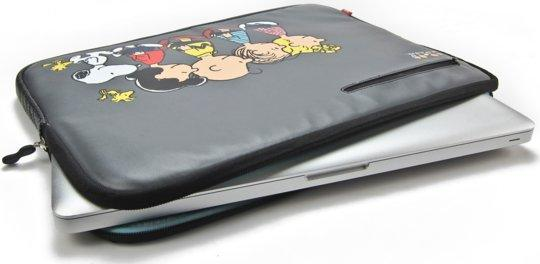 Funda para Macbook de 13,3" - iLuv Serie Snoopy, con cierre de cremallera y bolsillo exterior
