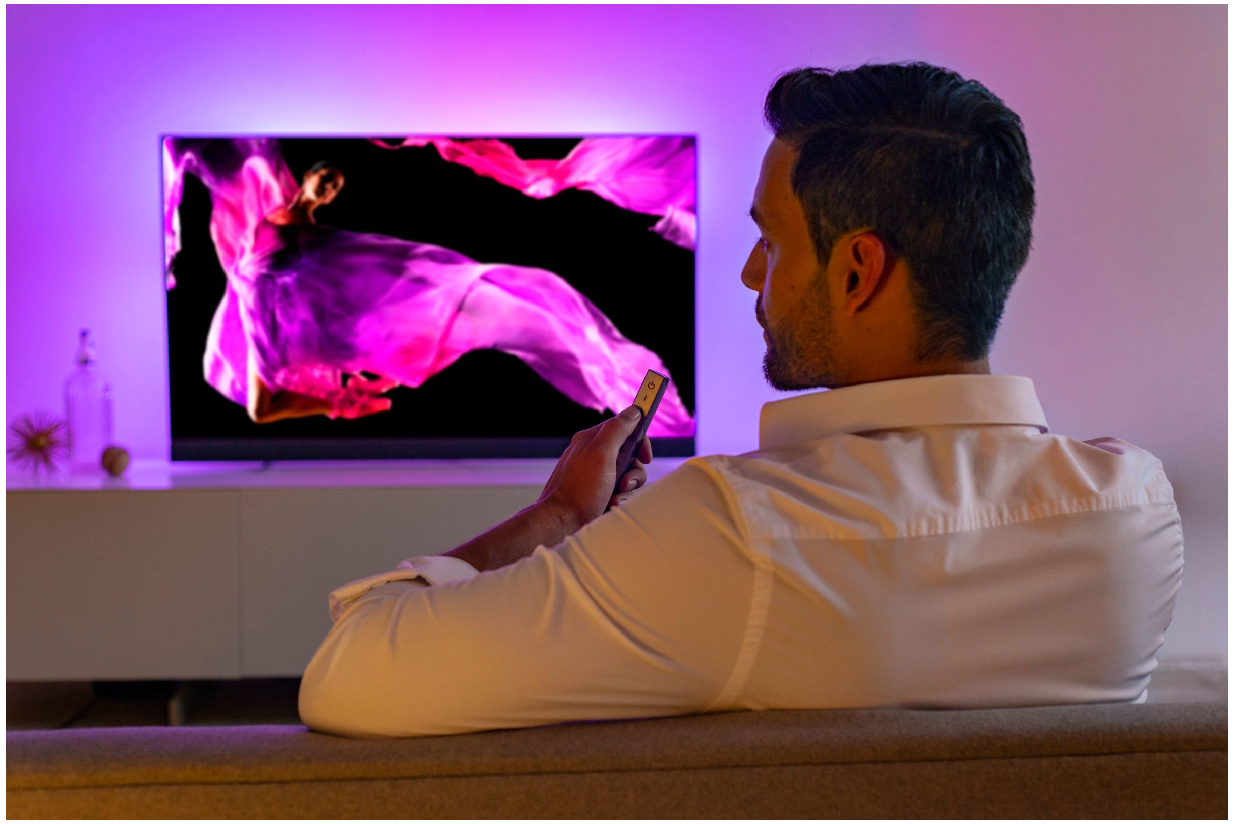 PHILIPS 55OLED903 OLED TV (Flat, 55 Zoll / 139 cm, UHD 4K, SMART TV, Ambilight, Android TV)